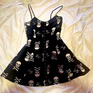 Betsy Johnson Skull Babydoll Snap Front Dress w/ Pockets. Goth Black S